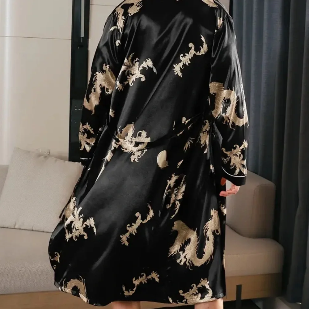 Dragon Robe - Picture 3 of 5